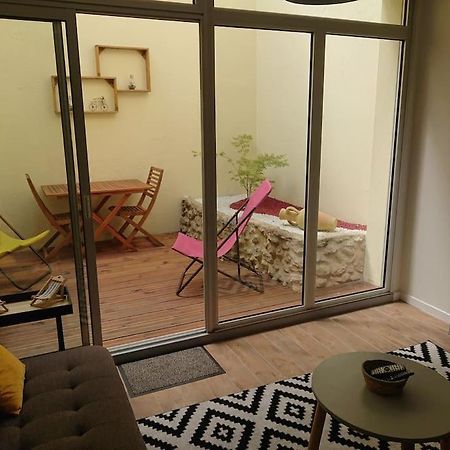 Maison De Ville En Plein Coeur De Jonzac Zewnętrze zdjęcie