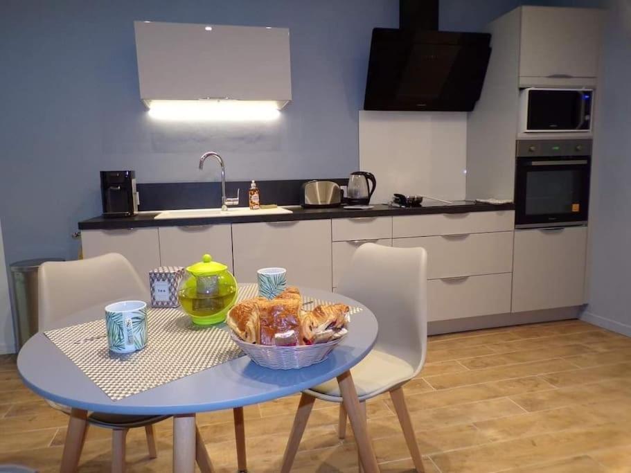 Maison De Ville En Plein Coeur De Jonzac Zewnętrze zdjęcie