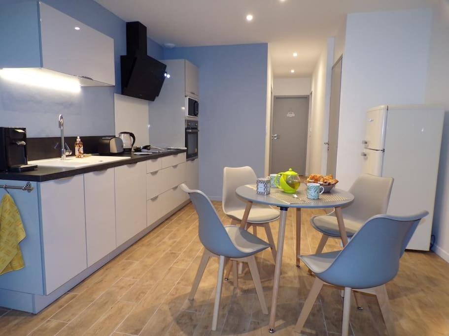 Maison De Ville En Plein Coeur De Jonzac Zewnętrze zdjęcie