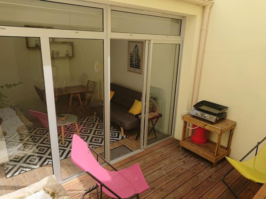 Maison De Ville En Plein Coeur De Jonzac Zewnętrze zdjęcie